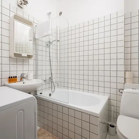 Apartamento Wola Ratusz Homely By Bookinghost