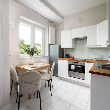 Wola Ratusz Homely By Bookinghost Appartement Warschau