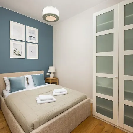 Wola Ratusz Homely By Bookinghost Apartamento